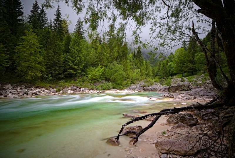 Soca Fluss Slowenien Langzeitbelichtung